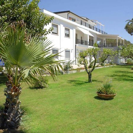 Sikelika Residence Sul Mare Scoglitti Exteriör bild