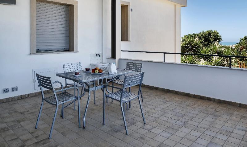 Sikelika Residence Sul Mare Scoglitti Exteriör bild