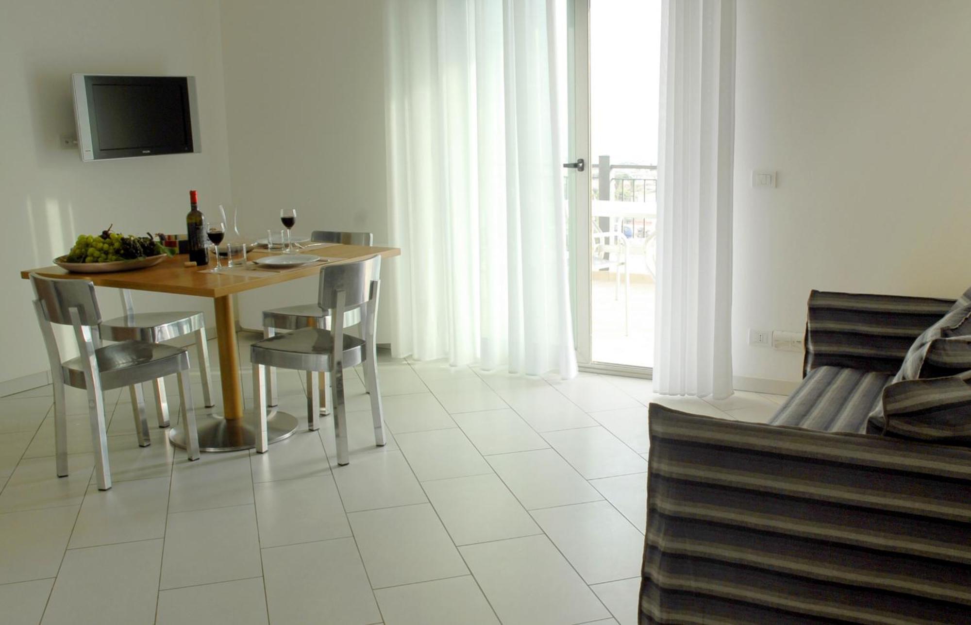 Sikelika Residence Sul Mare Scoglitti Exteriör bild