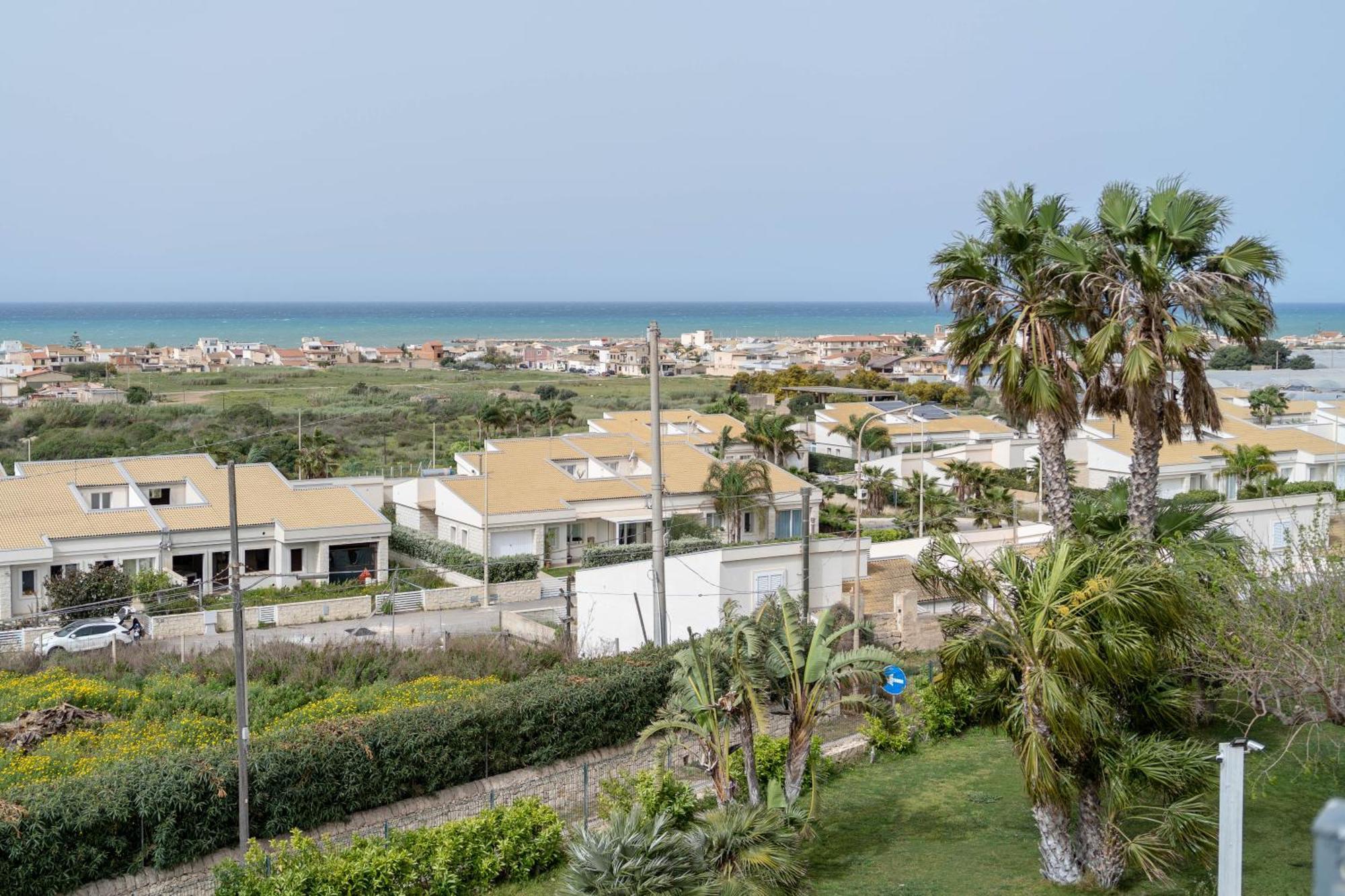 Sikelika Residence Sul Mare Scoglitti Exteriör bild